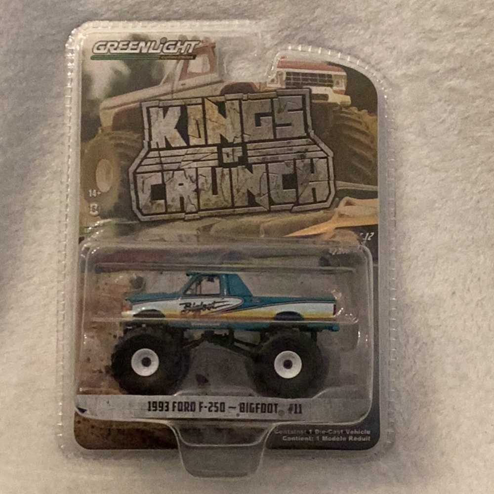 Bigfoot Monster Truck ~ Greenlight ~ Kings of Crunch ~ (1:64) Ford F-250